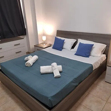 Nettuno Centrale Apartamento *