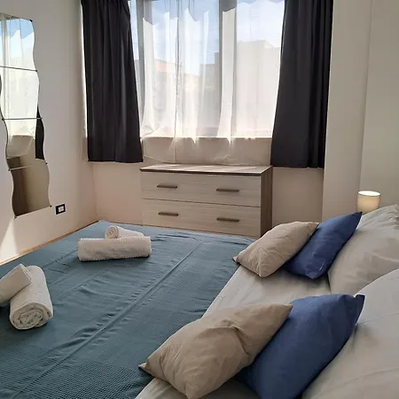 Nettuno Centrale Apartamento *
